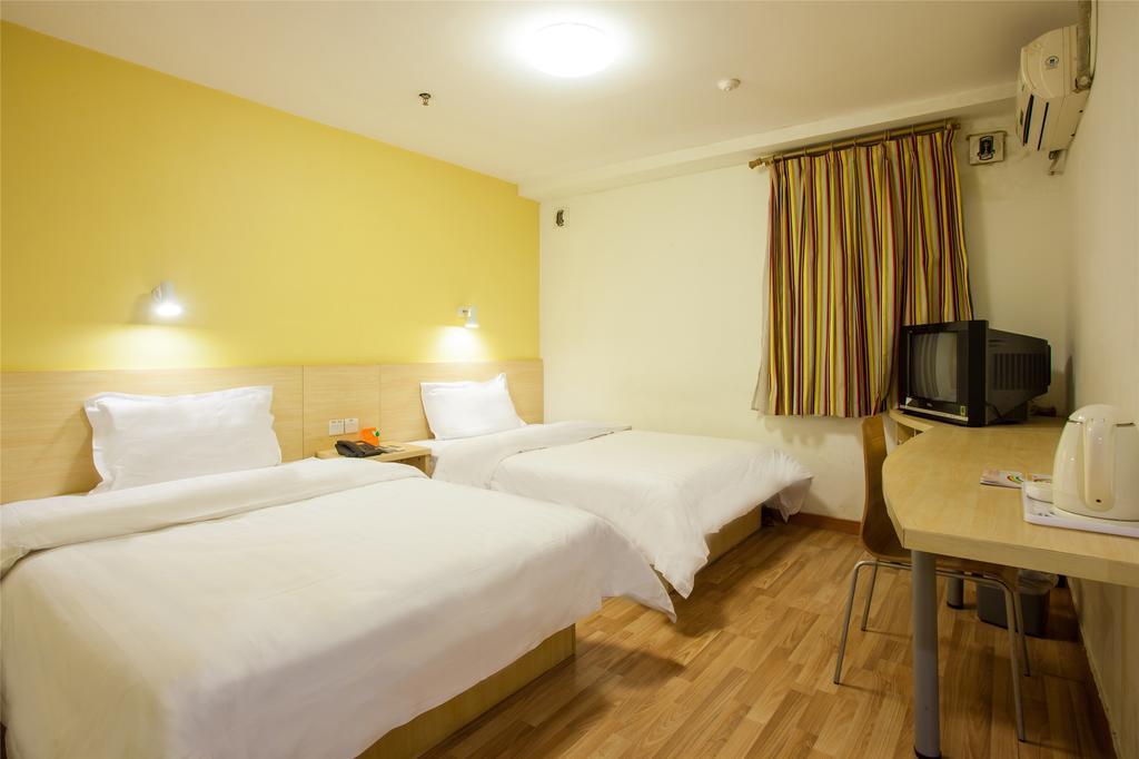 7Days Inn Qingdao Wusi Square Middle Xianggang Road Kültér fotó
